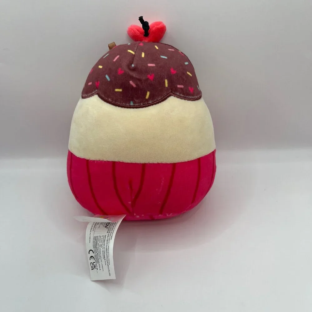NWOT Squishmallows Elpha the Strawberry Cupcake 6.5
